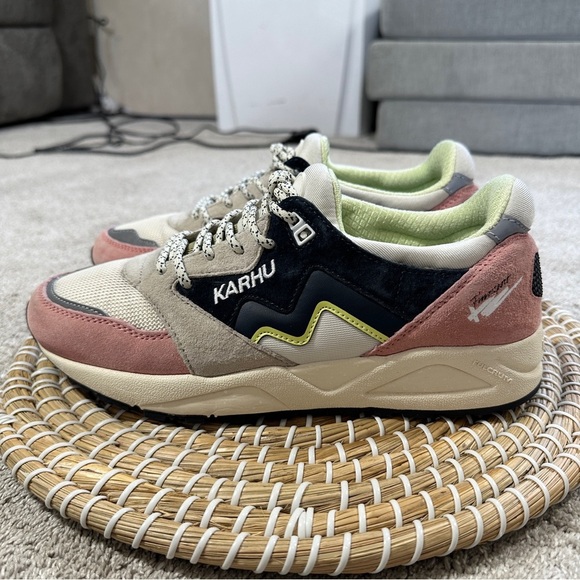 Karhu Men’s Aria 95 Panelled Trainers Sneaker Shoes in Rose Tan India Pink 8 - Picture 6 of 13